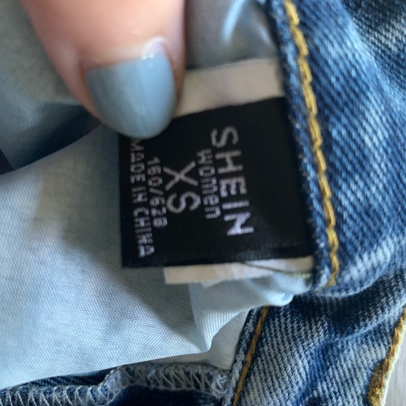 Ripped Hem Denim Shorts-SHEIN - Picture 3 of 3